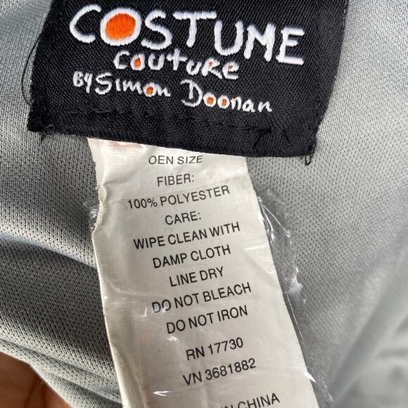 Vegas Dracula Halloween Cape - Picture 7 of 7